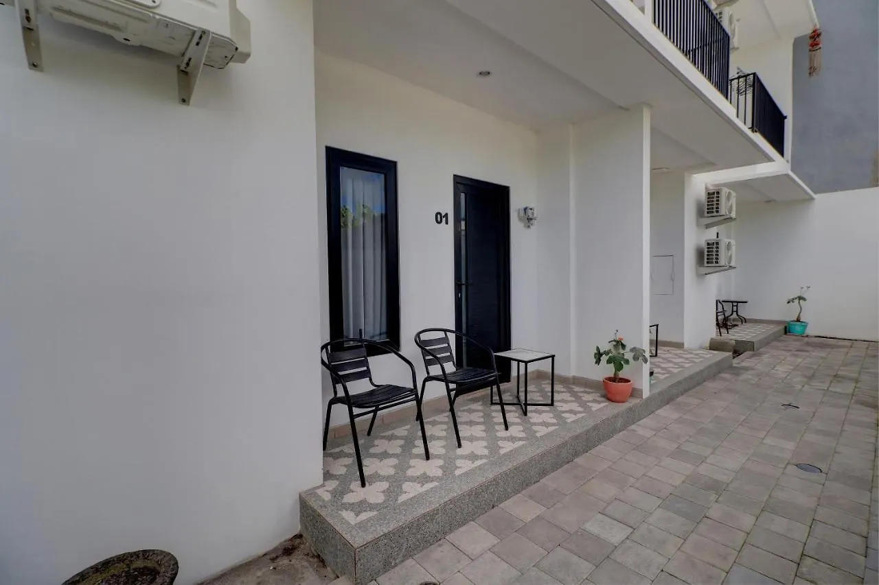 מלון סמיניאק Oyo Life 92854 The Danari House