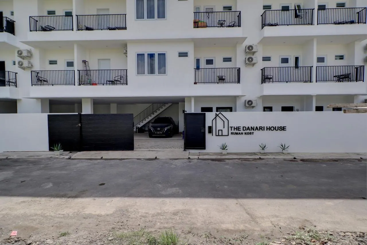 מלון סמיניאק Oyo Life 92854 The Danari House